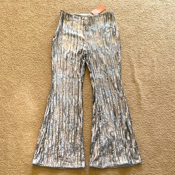 NWT SHEIN SXY CURVY SILVER SEQUIN FLARE PANTS - Picture 2 of 8